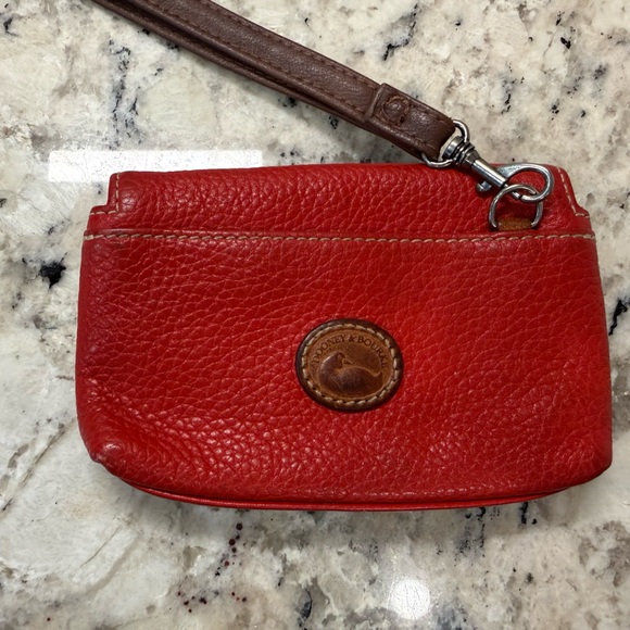 Dooney & Bourke EUC Red Leather Wristlet - Picture 2 of 5
